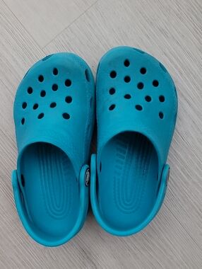 Crocs Kids Toddler Clogs Size 8/9 Blue Water Beach Pool Shoes